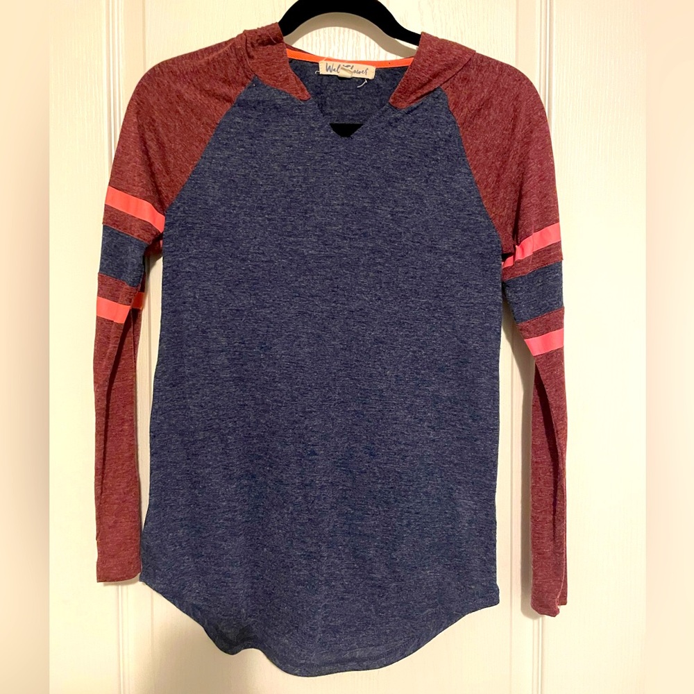 Wallflower - Lightweight Hooded Long Sleeve Shirt